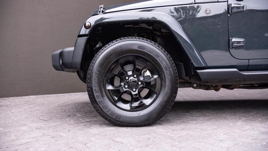 Детали экстерьера Jeep Wrangler Unlimited Sahara by RACE! 2019 года  (фото 9 из 11)